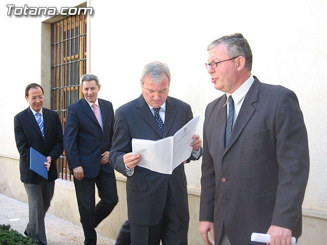 EL PRESIDENTE VALCÁRCEL FIRMA CON LOS 45 AYUNTAMIENTOS DE LA REGIÓN LOS CONVENIOS DE SEGURIDAD CIUDADANA - 30