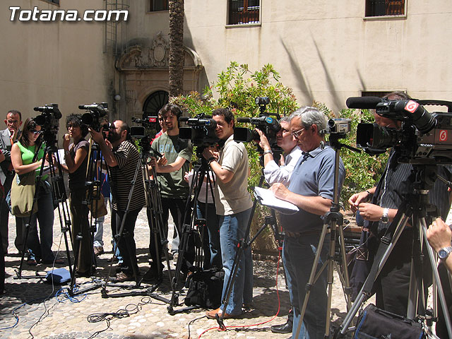 EL PRESIDENTE VALCÁRCEL FIRMA CON LOS 45 AYUNTAMIENTOS DE LA REGIÓN LOS CONVENIOS DE SEGURIDAD CIUDADANA - 32