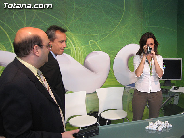 TOTANA.COM ESTUVO PRESENTE EN SICARM 2006, QUE FUE INAUGURADO POR  EL CONSEJERO DE INDUSTRIA Y MEDIO AMBIENTE, BENITO MERCADER Y QUE HA REGISTRADO UN RECORD DE ASISTENCIA - 21