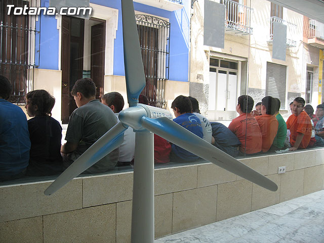 ALUMNOS CENTROS ENSEANZA VISITARN EXPOSICIN SOBRE ENERGAS RENOVABLES Y AHORRO ENERGTICO EN EL AYUNTAMIENTO - 12