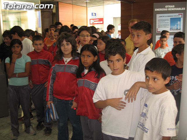 ALUMNOS CENTROS ENSEANZA VISITARN EXPOSICIN SOBRE ENERGAS RENOVABLES Y AHORRO ENERGTICO EN EL AYUNTAMIENTO - 24