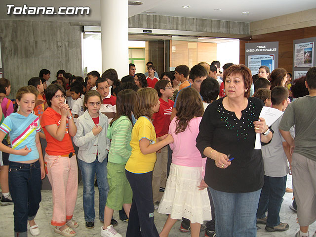 ALUMNOS CENTROS ENSEANZA VISITARN EXPOSICIN SOBRE ENERGAS RENOVABLES Y AHORRO ENERGTICO EN EL AYUNTAMIENTO - 28