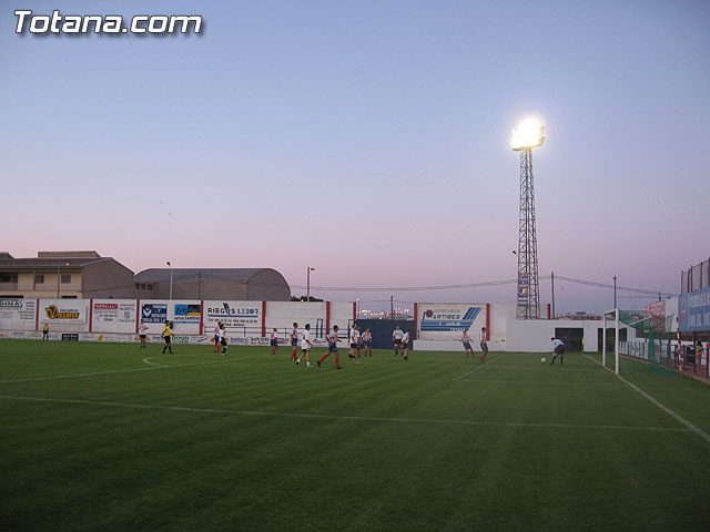 LA CONCEJALIA DE DEPORTES Y LOS DELEGADOS DE EQUIPO DE LA LIGA DE FÚTBOL AFICIONADO HOMENAJEARON A JUAN CAYUELA SÁNCHEZ “EL ZURO” EN SU DESPEDIDA COMO ÁRBITRO DE FÚTBOL AFICIONADO - 1