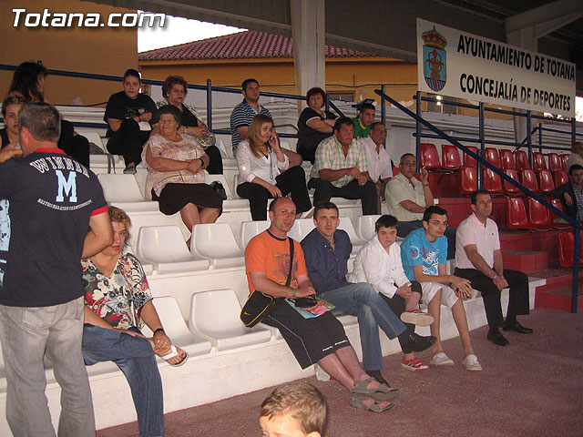 LA CONCEJALIA DE DEPORTES Y LOS DELEGADOS DE EQUIPO DE LA LIGA DE FÚTBOL AFICIONADO HOMENAJEARON A JUAN CAYUELA SÁNCHEZ “EL ZURO” EN SU DESPEDIDA COMO ÁRBITRO DE FÚTBOL AFICIONADO - 2