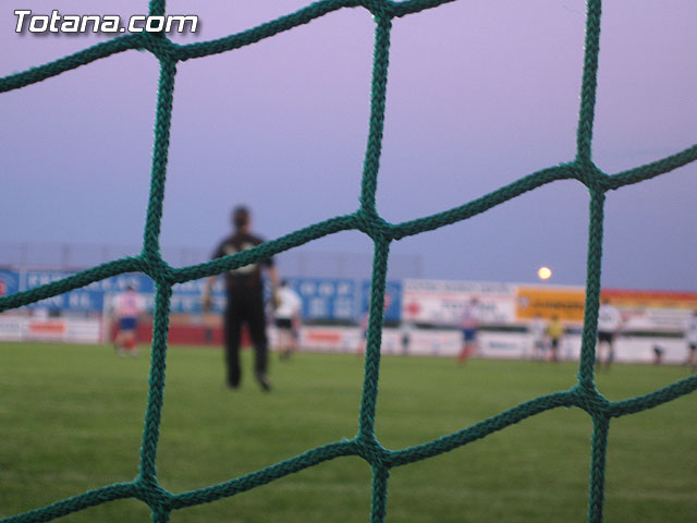 LA CONCEJALIA DE DEPORTES Y LOS DELEGADOS DE EQUIPO DE LA LIGA DE FÚTBOL AFICIONADO HOMENAJEARON A JUAN CAYUELA SÁNCHEZ “EL ZURO” EN SU DESPEDIDA COMO ÁRBITRO DE FÚTBOL AFICIONADO - 5