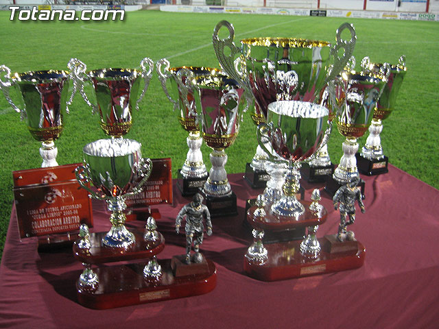 LA CONCEJALIA DE DEPORTES Y LOS DELEGADOS DE EQUIPO DE LA LIGA DE FÚTBOL AFICIONADO HOMENAJEARON A JUAN CAYUELA SÁNCHEZ “EL ZURO” EN SU DESPEDIDA COMO ÁRBITRO DE FÚTBOL AFICIONADO - 9