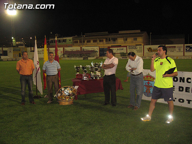 LA CONCEJALIA DE DEPORTES Y LOS DELEGADOS DE EQUIPO DE LA LIGA DE FÚTBOL AFICIONADO HOMENAJEARON A JUAN CAYUELA SÁNCHEZ “EL ZURO” EN SU DESPEDIDA COMO ÁRBITRO DE FÚTBOL AFICIONADO - 14