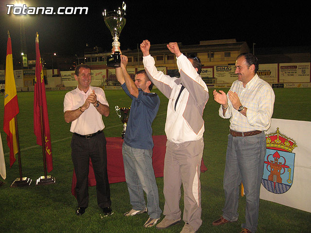 LA CONCEJALIA DE DEPORTES Y LOS DELEGADOS DE EQUIPO DE LA LIGA DE FÚTBOL AFICIONADO HOMENAJEARON A JUAN CAYUELA SÁNCHEZ “EL ZURO” EN SU DESPEDIDA COMO ÁRBITRO DE FÚTBOL AFICIONADO - 36