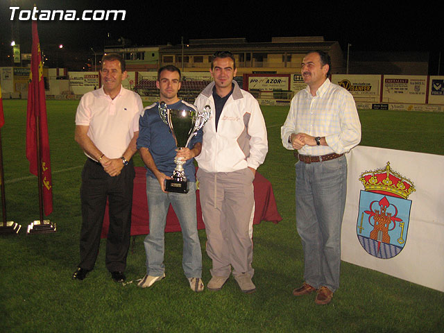 LA CONCEJALIA DE DEPORTES Y LOS DELEGADOS DE EQUIPO DE LA LIGA DE FÚTBOL AFICIONADO HOMENAJEARON A JUAN CAYUELA SÁNCHEZ “EL ZURO” EN SU DESPEDIDA COMO ÁRBITRO DE FÚTBOL AFICIONADO - 37
