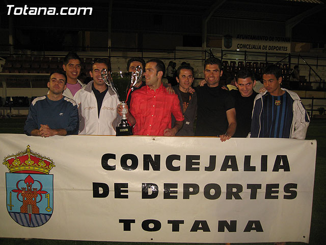 LA CONCEJALIA DE DEPORTES Y LOS DELEGADOS DE EQUIPO DE LA LIGA DE FÚTBOL AFICIONADO HOMENAJEARON A JUAN CAYUELA SÁNCHEZ “EL ZURO” EN SU DESPEDIDA COMO ÁRBITRO DE FÚTBOL AFICIONADO - 43
