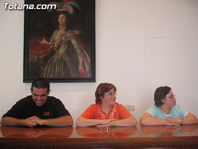 EL ALCALDE Y EL CONCEJAL DE DEPORTES REALIZAN UNA RECEPCIÓN A LOS TRES ALUMNOS DEL CENTRO OCUPACIONAL PARTICIPANTES EN EL CAMPEONATO NACIONAL DE ATLETISMO DE DISCAPACITADOS - 9 EL ALCALDE Y EL CONCEJAL DE DEPORTES REALIZAN UNA RECEPCIÓN A LOS TRES ALUMNOS DEL CENTRO OCUPACIONAL PARTICIPANTES EN EL CAMPEONATO NACIONAL DE ATLETISMO DE DISCAPACITADOS - 9