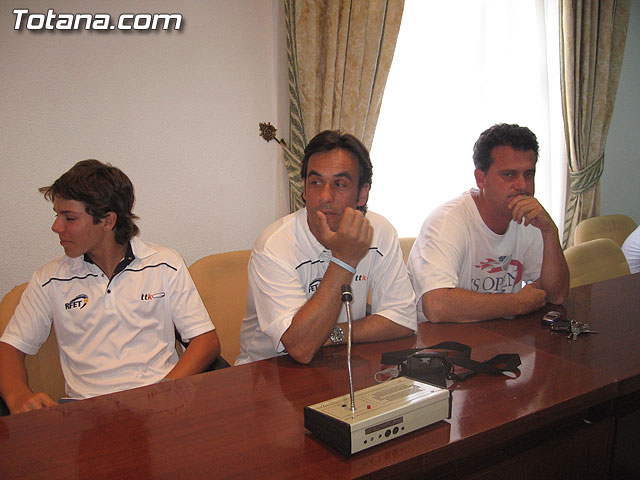 LOS CONCEJALES DE DEPORTES Y DE TURISMO RECIBIERON EN UN ACTO INSTUCIONAL A LAS DELEGACIONES DE LOS PARTICIPANTES EN LA COPA DEL SOL 2006 - 13