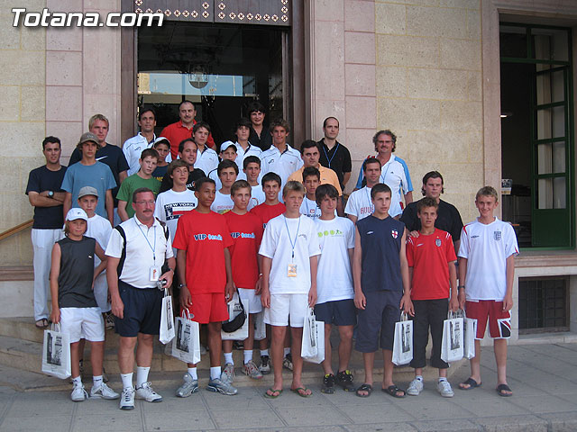 LOS CONCEJALES DE DEPORTES Y DE TURISMO RECIBIERON EN UN ACTO INSTUCIONAL A LAS DELEGACIONES DE LOS PARTICIPANTES EN LA COPA DEL SOL 2006 - 24