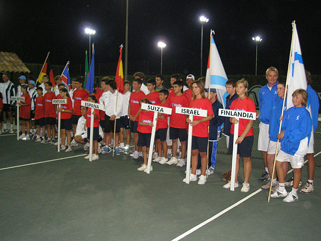 LOS CONCEJALES DE DEPORTES Y DE TURISMO RECIBIERON EN UN ACTO INSTUCIONAL A LAS DELEGACIONES DE LOS PARTICIPANTES EN LA COPA DEL SOL 2006 - 25