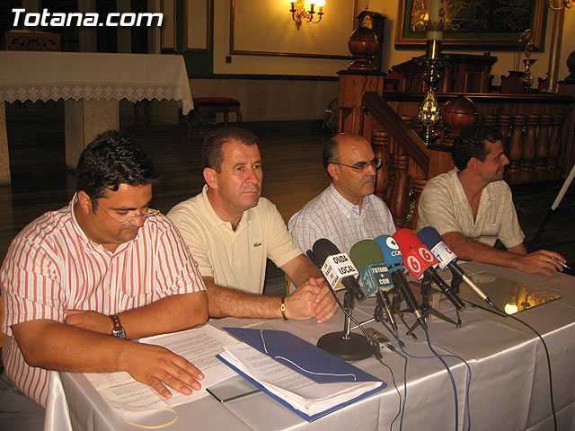EL AYUNTAMIENTO Y LA ORDEN DE HERMANOS CAPUCHINOS SUSCRIBEN UN CONVENIO PARA ACOMETER OBRAS DE REMODELACIÓN EN EL CONVENTO DE LAS TRES AVEMARÍAS Y SU ENTORNO - 3