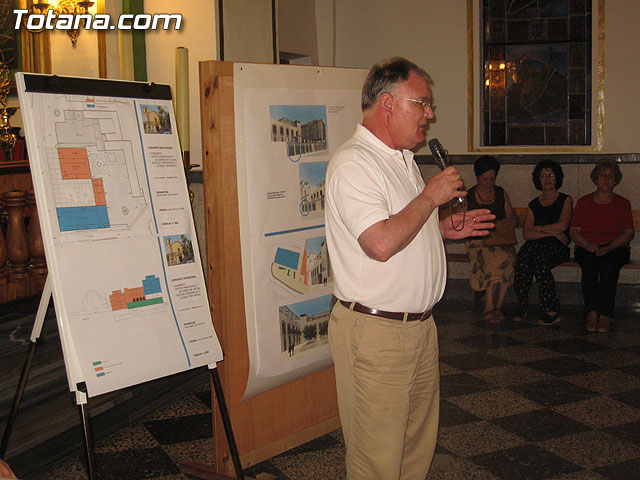 EL AYUNTAMIENTO Y LA ORDEN DE HERMANOS CAPUCHINOS SUSCRIBEN UN CONVENIO PARA ACOMETER OBRAS DE REMODELACIÓN EN EL CONVENTO DE LAS TRES AVEMARÍAS Y SU ENTORNO - 13