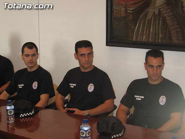 SE CELEBRA EL ACTO DE TOMA DE POSESIÓN DE LOS SIETE NUEVOS AGENTES Y EL OFICIAL DE LA POLICÍA LOCAL DE TOTANA - 5