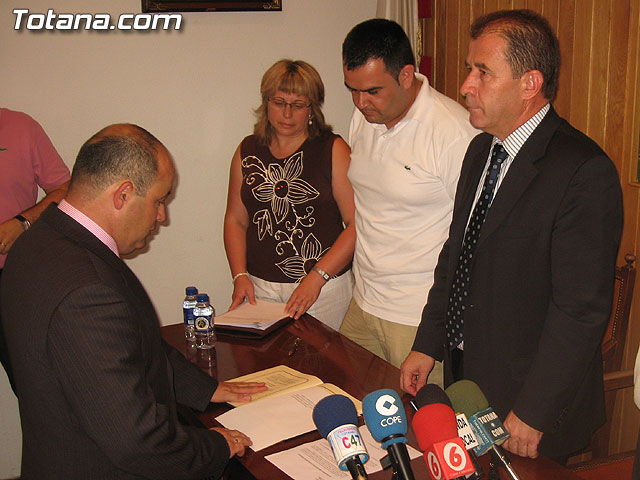 SE CELEBRA EL ACTO DE TOMA DE POSESIÓN DE LOS SIETE NUEVOS AGENTES Y EL OFICIAL DE LA POLICÍA LOCAL DE TOTANA - 13