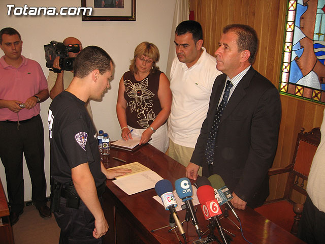 SE CELEBRA EL ACTO DE TOMA DE POSESIÓN DE LOS SIETE NUEVOS AGENTES Y EL OFICIAL DE LA POLICÍA LOCAL DE TOTANA - 22