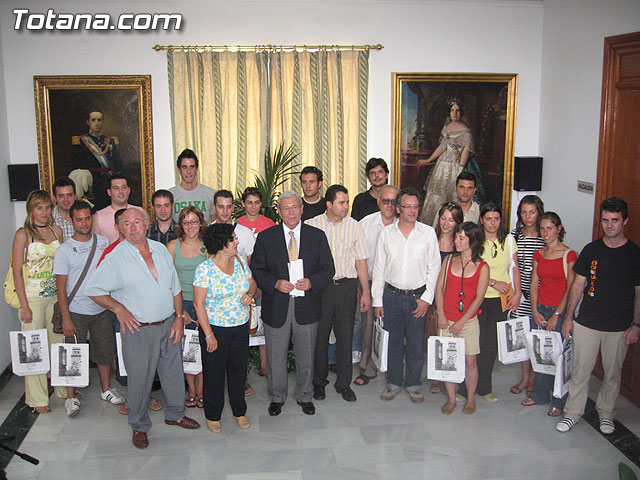 SE PRESENTA EL III ENCUENTRO DE JÓVENES DISEÑADORES Y ARTESANOS DE TOTANA; EN EL QUE SE DAN CITA ALUMNOS DE MADRID, ALCOY Y MURCIA Y ADQUIERE CARÁCTER INTERNACIONAL - 11
