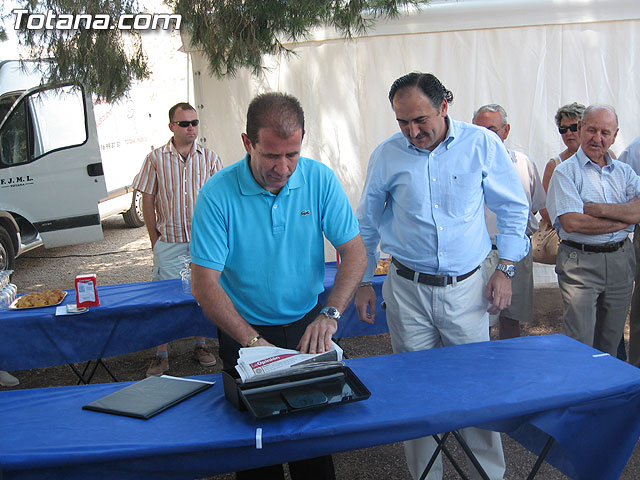 AUTORIDADES LOCALES, CLUBES Y DEPORTISTAS COLOCAN LA PRIMERA PIEDRA DE LA FUTURA CIUDAD DEPORTIVA SIERRA ESPUÑA EN EL PARAJE DE LA TIRA DEL LIENZO - 30