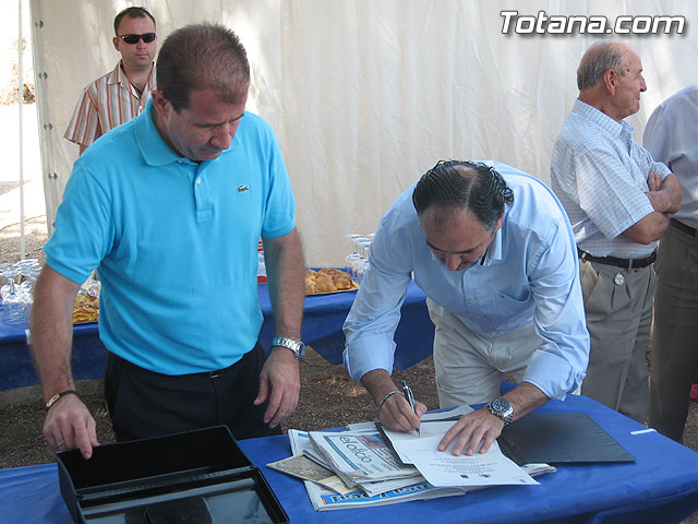 AUTORIDADES LOCALES, CLUBES Y DEPORTISTAS COLOCAN LA PRIMERA PIEDRA DE LA FUTURA CIUDAD DEPORTIVA SIERRA ESPUÑA EN EL PARAJE DE LA TIRA DEL LIENZO - 27