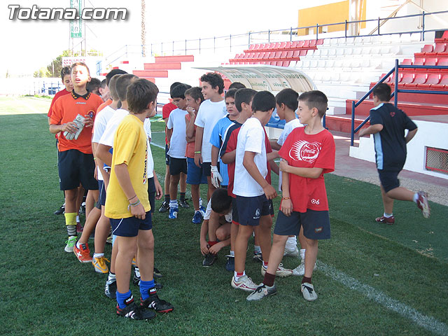 SE PRESENTAN LOS EQUIPOS DE TOTANA QUE PARTICIPAN EN EL TORNEO DE FÚTBOL 7 DE PEÑAS EN BARCELONA - 6