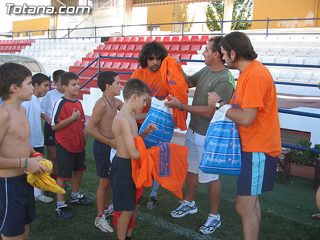 SE PRESENTAN LOS EQUIPOS DE TOTANA QUE PARTICIPAN EN EL TORNEO DE FÚTBOL 7 DE PEÑAS EN BARCELONA - 7