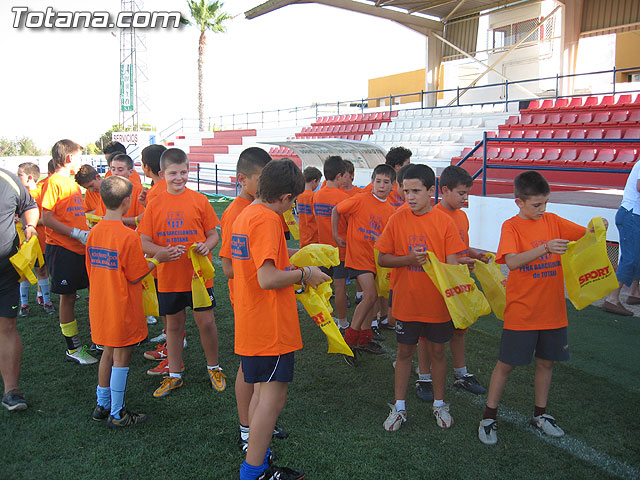 SE PRESENTAN LOS EQUIPOS DE TOTANA QUE PARTICIPAN EN EL TORNEO DE FÚTBOL 7 DE PEÑAS EN BARCELONA - 10