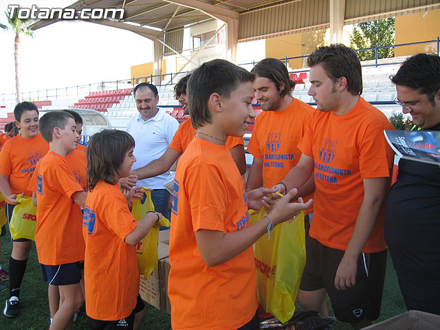 SE PRESENTAN LOS EQUIPOS DE TOTANA QUE PARTICIPAN EN EL TORNEO DE FÚTBOL 7 DE PEÑAS EN BARCELONA - 17