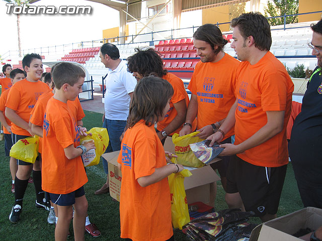 SE PRESENTAN LOS EQUIPOS DE TOTANA QUE PARTICIPAN EN EL TORNEO DE FÚTBOL 7 DE PEÑAS EN BARCELONA - 18