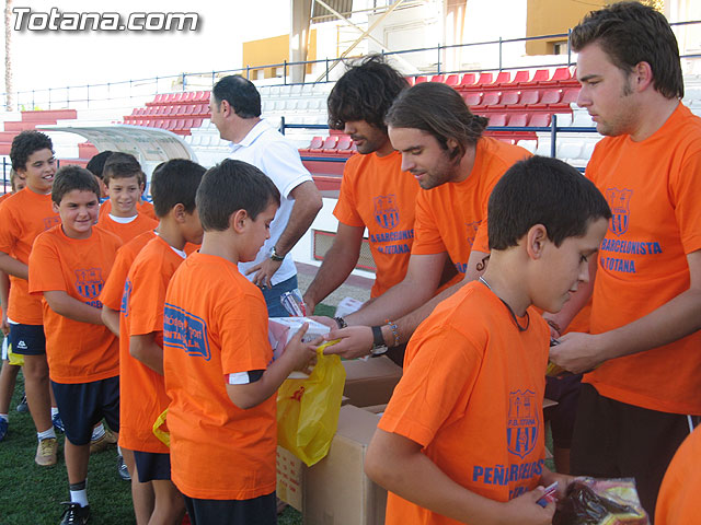 SE PRESENTAN LOS EQUIPOS DE TOTANA QUE PARTICIPAN EN EL TORNEO DE FÚTBOL 7 DE PEÑAS EN BARCELONA - 24