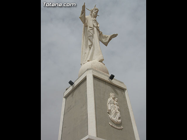 SE REHABILITAN LAS SEIS LTIMAS ESCULTURAS DEL VIA CRUCIS DE LA SANTA Y EL MONUMENTO PRINCIPAL DEL CORAZN DE JESS DE TOTANA - 25