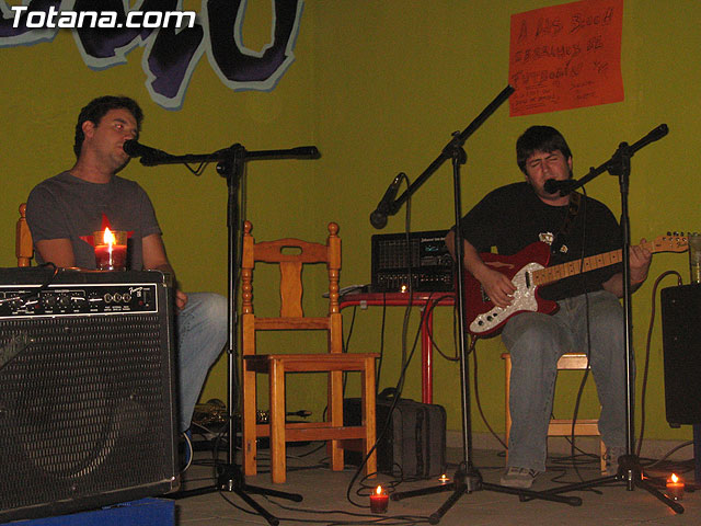 EL GRUPO TOTANERO LA JUKEBOX OFRECIÓ UN CONCIERTO ACÚSTICO - 1