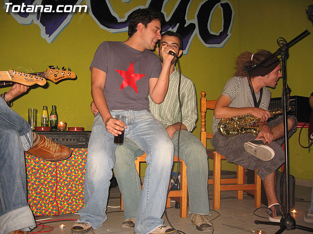 EL GRUPO TOTANERO LA JUKEBOX OFRECIÓ UN CONCIERTO ACÚSTICO - 23