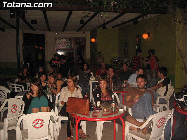 EL GRUPO TOTANERO LA JUKEBOX OFRECIÓ UN CONCIERTO ACÚSTICO - 25