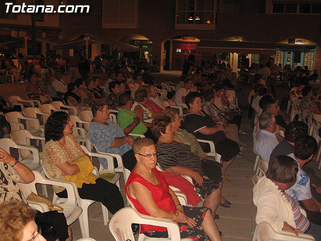 FINALIZAN LAS FIESTAS DEL CENTRO MUNICIPAL DE PERSONAS MAYORES CON LA DEGUSTACIN DE LA PAELLA POPULAR EN LA PLAZA BALSA VIEJA QUE CONGREG A CENTENARES DE SOCIOS Y MAYORES - 14