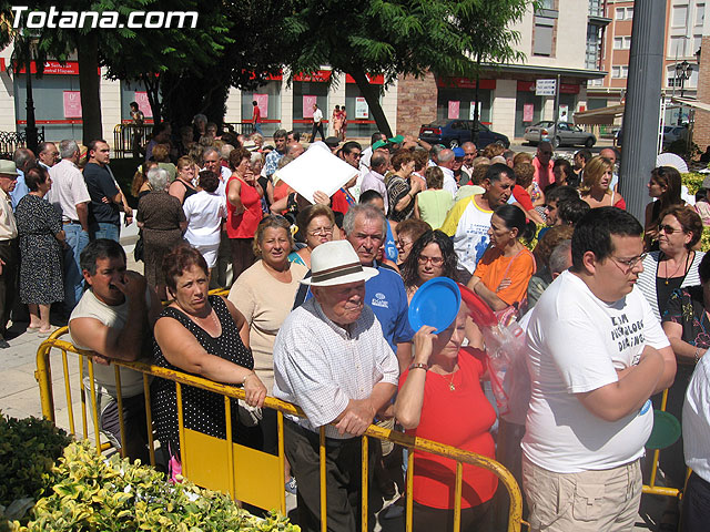 FINALIZAN LAS FIESTAS DEL CENTRO MUNICIPAL DE PERSONAS MAYORES CON LA DEGUSTACIN DE LA PAELLA POPULAR EN LA PLAZA BALSA VIEJA QUE CONGREG A CENTENARES DE SOCIOS Y MAYORES - 17