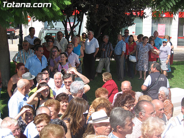 FINALIZAN LAS FIESTAS DEL CENTRO MUNICIPAL DE PERSONAS MAYORES CON LA DEGUSTACIN DE LA PAELLA POPULAR EN LA PLAZA BALSA VIEJA QUE CONGREG A CENTENARES DE SOCIOS Y MAYORES - 36