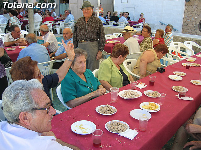 FINALIZAN LAS FIESTAS DEL CENTRO MUNICIPAL DE PERSONAS MAYORES CON LA DEGUSTACIN DE LA PAELLA POPULAR EN LA PLAZA BALSA VIEJA QUE CONGREG A CENTENARES DE SOCIOS Y MAYORES - 47