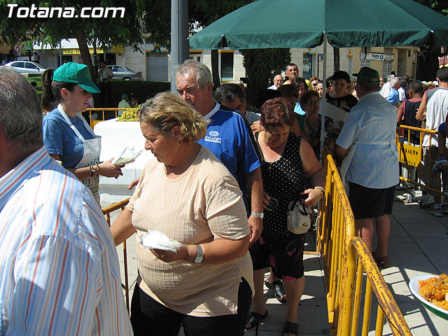 FINALIZAN LAS FIESTAS DEL CENTRO MUNICIPAL DE PERSONAS MAYORES CON LA DEGUSTACIÓN DE LA PAELLA POPULAR EN LA PLAZA BALSA VIEJA QUE CONGREGÓ A CENTENARES DE SOCIOS Y MAYORES - 72