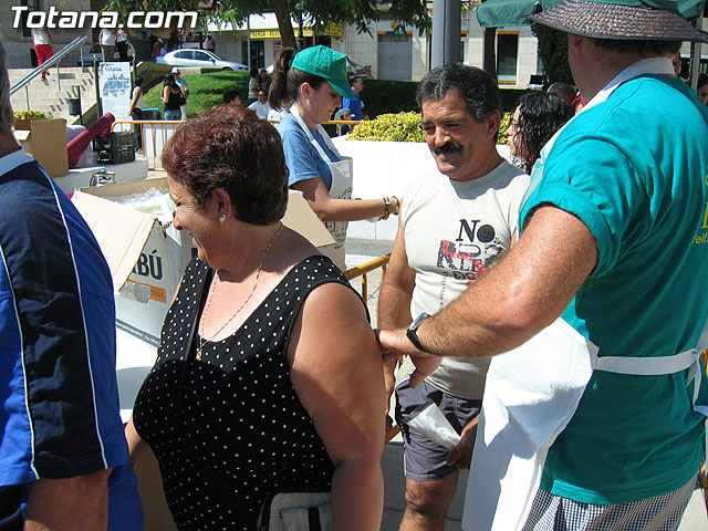 FINALIZAN LAS FIESTAS DEL CENTRO MUNICIPAL DE PERSONAS MAYORES CON LA DEGUSTACIN DE LA PAELLA POPULAR EN LA PLAZA BALSA VIEJA QUE CONGREG A CENTENARES DE SOCIOS Y MAYORES - 74