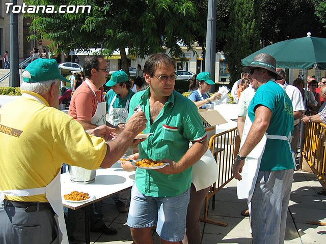 FINALIZAN LAS FIESTAS DEL CENTRO MUNICIPAL DE PERSONAS MAYORES CON LA DEGUSTACIN DE LA PAELLA POPULAR EN LA PLAZA BALSA VIEJA QUE CONGREG A CENTENARES DE SOCIOS Y MAYORES - 84