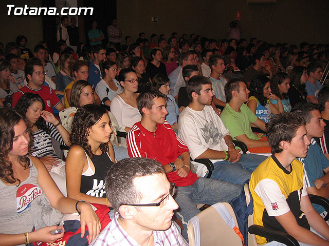 EL DOBLE CAMPEN DEL MUNDO DE MARATN ABEL ANTN DELEITA CON UNA CONFERENCIA A LOS ESTUDIANTES DE TOTANA - 8