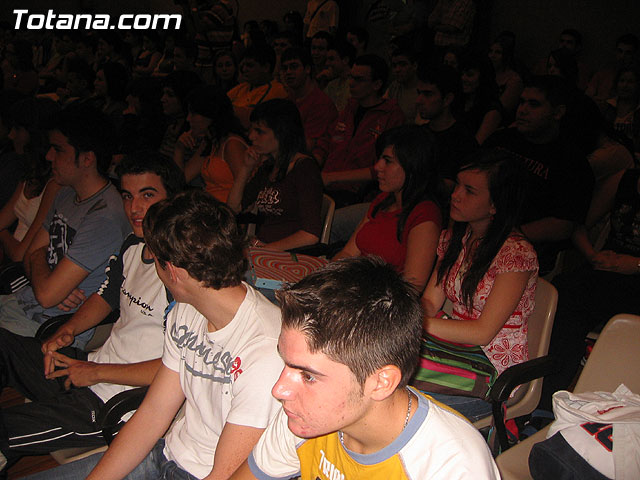 EL DOBLE CAMPEN DEL MUNDO DE MARATN ABEL ANTN DELEITA CON UNA CONFERENCIA A LOS ESTUDIANTES DE TOTANA - 14