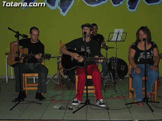 EL GRUPO TOTANERO LA CALLE DEL SILENCIO OFRECI UN CONCIERTO ACSTICO - 19