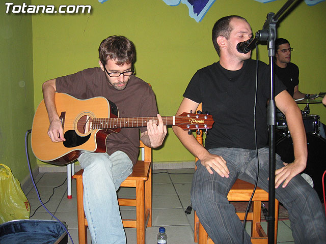 EL GRUPO TOTANERO LA CALLE DEL SILENCIO OFRECI UN CONCIERTO ACSTICO - 24