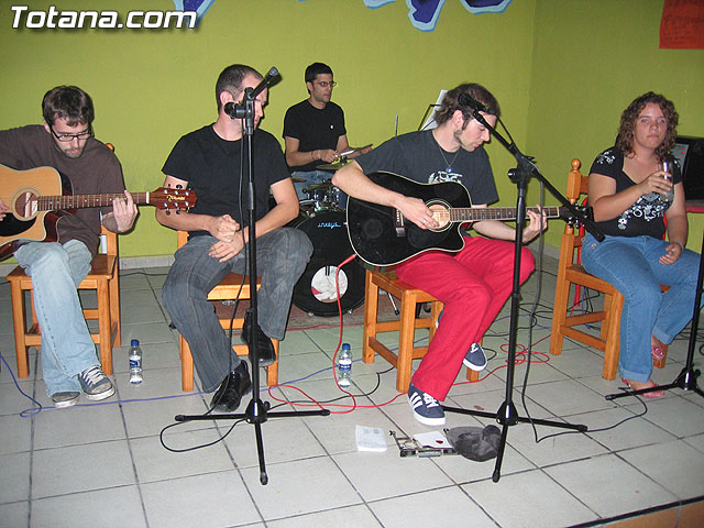 EL GRUPO TOTANERO LA CALLE DEL SILENCIO OFRECI UN CONCIERTO ACSTICO - 25