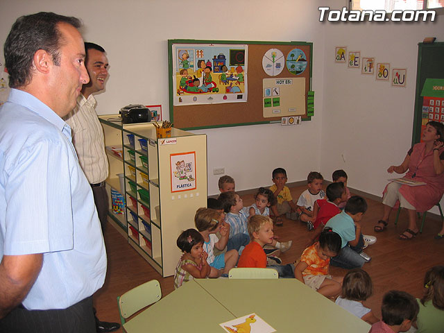 AUTORIDADES LOCALES VISITAN ALGUNOS COLEGIOS DE TOTANA PARA COMPROBAR EL ESTADO DE EJECUCIÓN DE LAS OBRAS Y EL FUNCIONAMIENTO DE LOS NUEVOS SERVICIOS - 14 AUTORIDADES LOCALES VISITAN ALGUNOS COLEGIOS DE TOTANA PARA COMPROBAR EL ESTADO DE EJECUCIÓN DE LAS OBRAS Y EL FUNCIONAMIENTO DE LOS NUEVOS SERVICIOS - 14