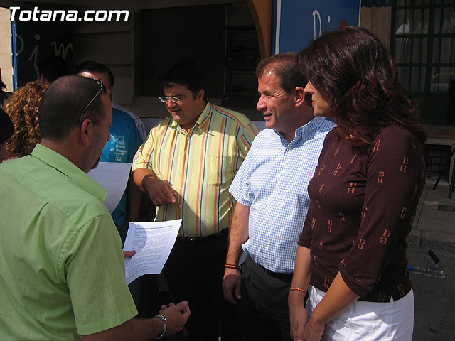 AUTORIDADES LOCALES Y EL SERVICIO MUNICIPAL DE ATENCIÓN A ENFERMOS MENTALES CELEBRAN EL DIA MUNDIAL DE ESTA PATOLOGÍA - 1